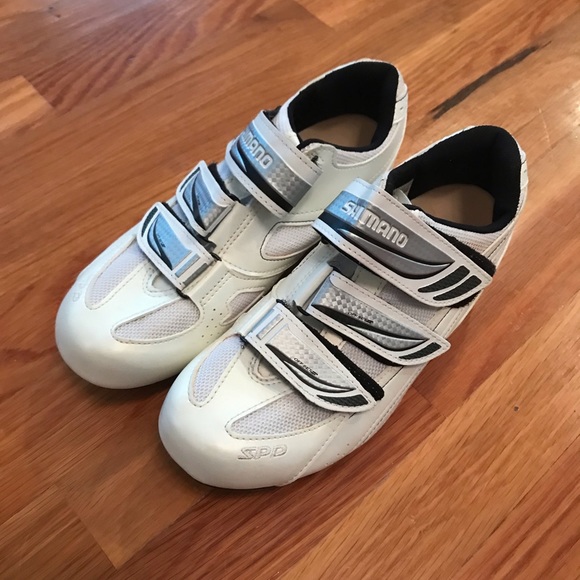 shimano cycling shoes with cleats